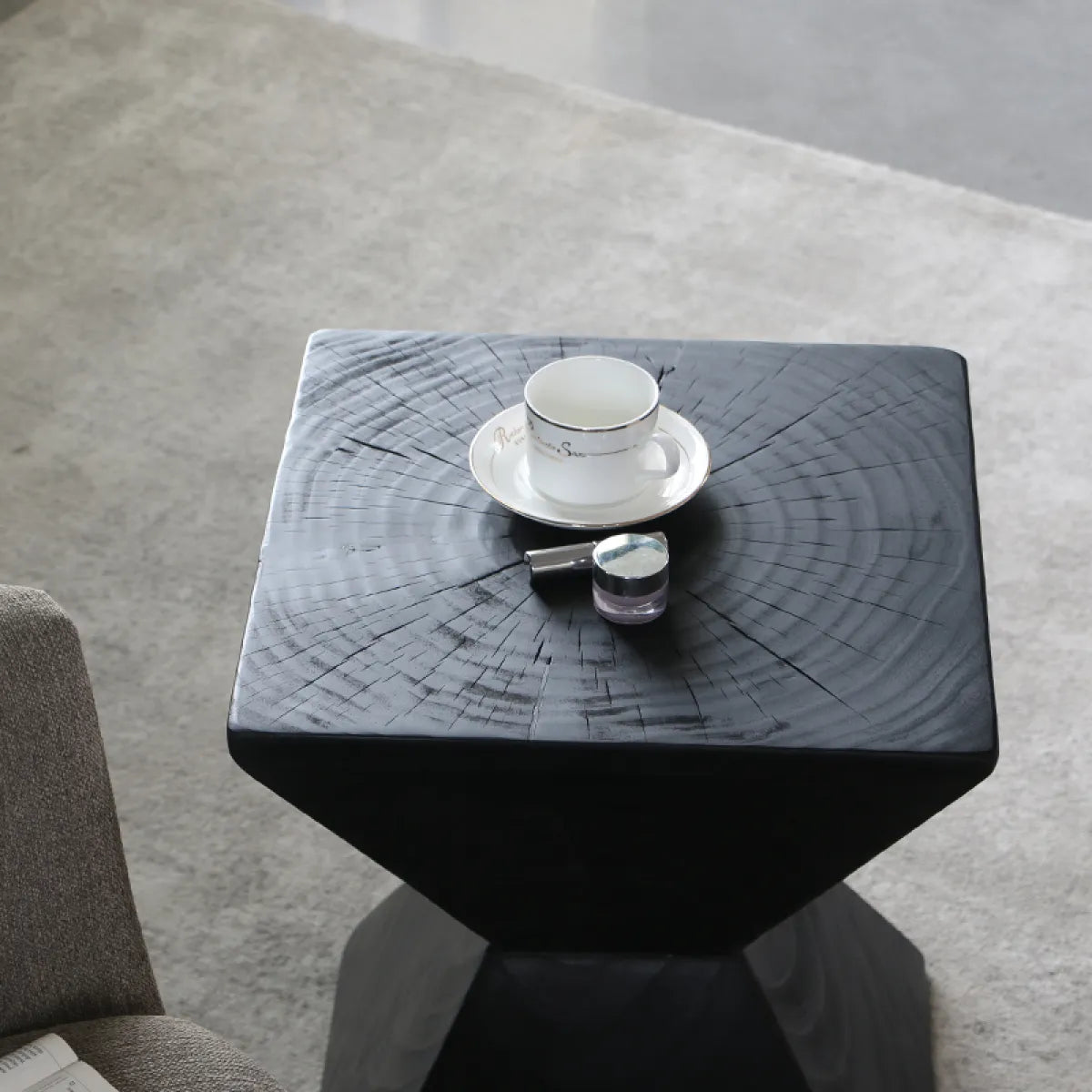 Feng Log Sofa and Tea Table